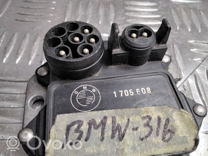 BMW 3 E30 Wzmacniacz / Moduł zapłonu 1705608