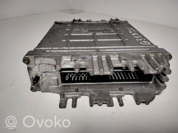 Volkswagen Golf III Calculateur moteur ECU 028906021BF