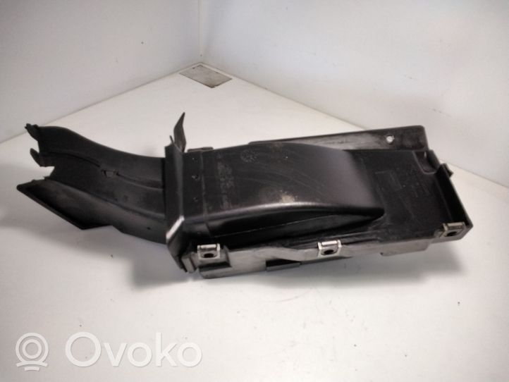 BMW 7 E38 Conducto del refrigerador de frenos 51718125968