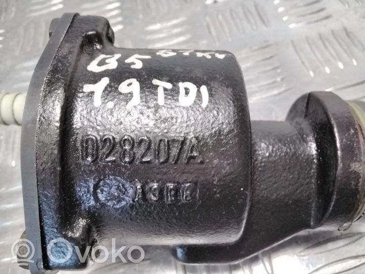 Volkswagen PASSAT B5 Alipainepumppu 028207A