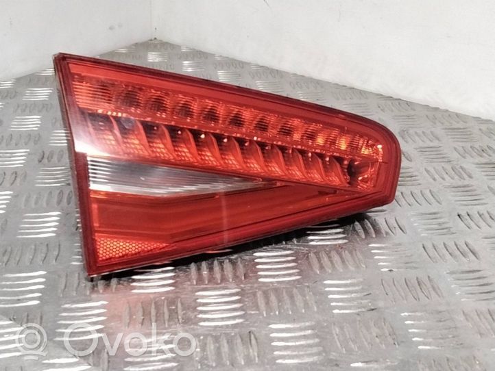 Audi A4 S4 B8 8K Lampy tylnej klapy bagażnika 8K5945093AD