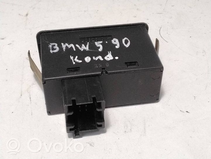 BMW 5 E34 Bouton de dégivrage pare-brise 1391764