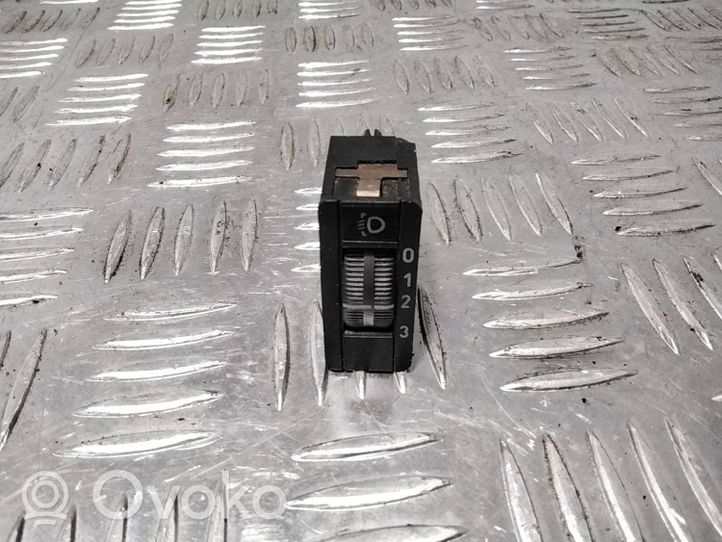 Mercedes-Benz 190 W201 Interruptor de control de altura del faro delantero 0008000473