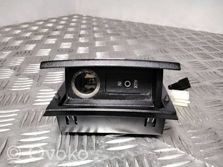 BMW X3 E83 Connettore plug in AUX 342863801