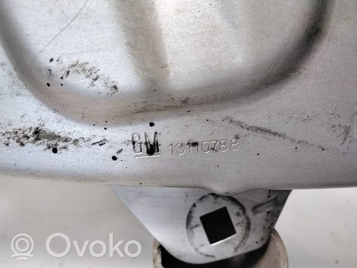 Opel Astra H Sivujäähdyttimen tuen suojapaneeli 13110788