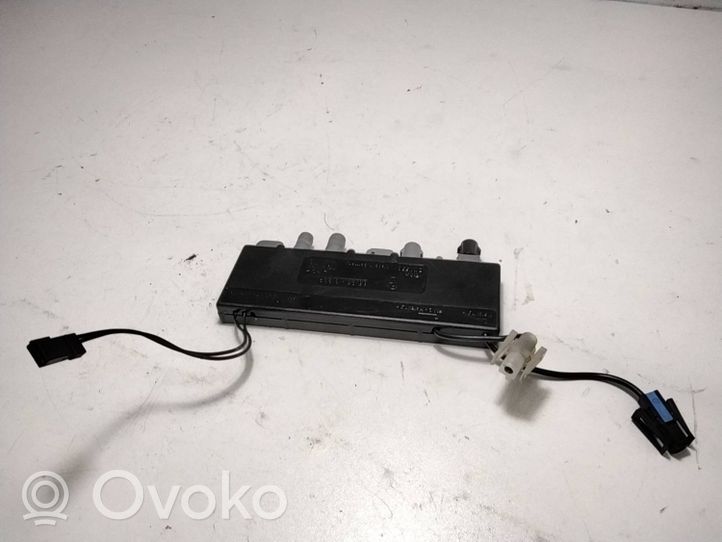 BMW 7 E38 Antenos valdymo blokas 65258352774