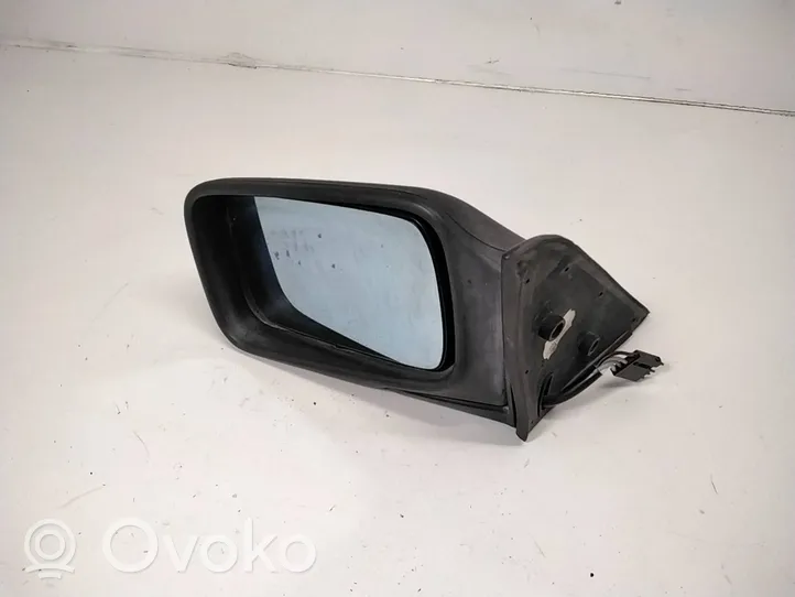 BMW 3 E30 Elektryczne lusterko boczne drzwi przednich E10217111