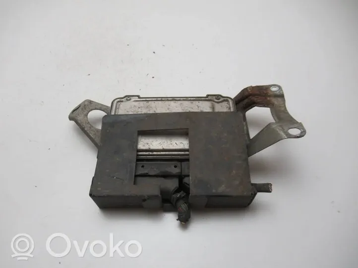 Toyota Yaris Komputer / Sterownik ECU silnika 0261S07104