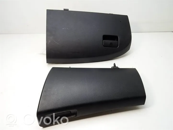 Mitsubishi Outlander Glove box set 8006A022