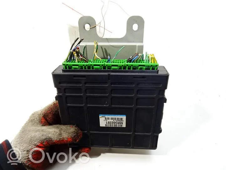 Mitsubishi L200 Komputer / Sterownik ECU silnika MR560391