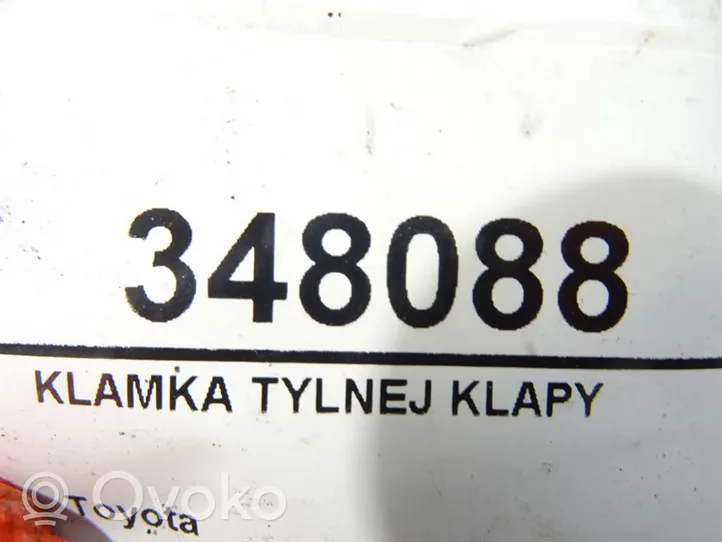 Toyota Corolla E120 E130 Uchwyt / Rączka zewnętrzna otwierania klapy tylnej / bagażnika 15A563