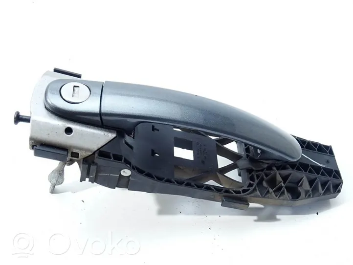 Volkswagen Jetta V Front door exterior handle 