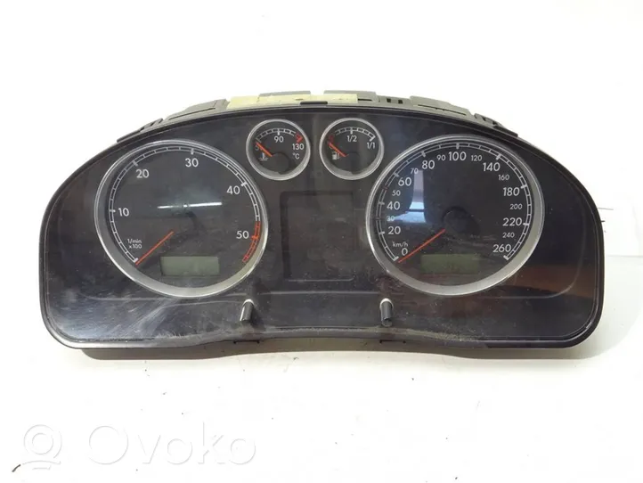 Volkswagen PASSAT B5.5 Speedometer (instrument cluster) 3B0920806A