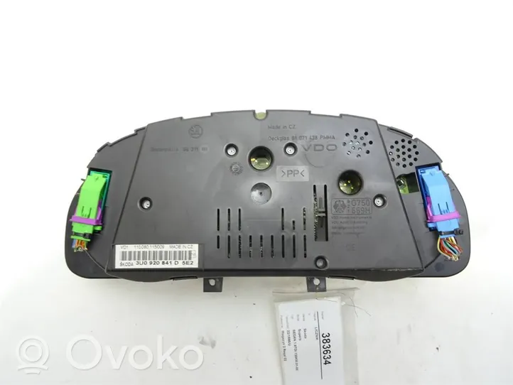 Skoda Superb B5 (3U) Speedometer (instrument cluster) 3U0920841D