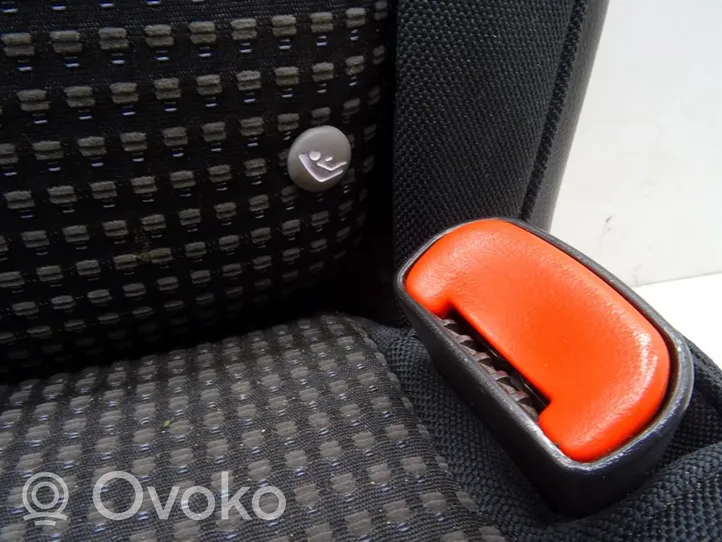 Chevrolet Captiva Rear seat 