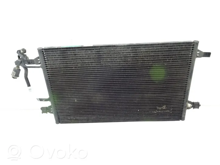 Audi A8 S8 D2 4D Dzesēšanas šķidruma radiators 4D0260401A