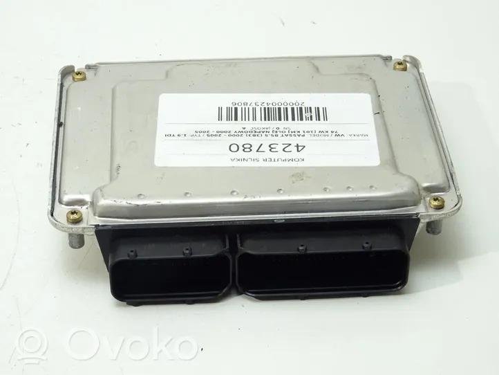 Volkswagen PASSAT B5.5 Unité de commande, module ECU de moteur 0281010666