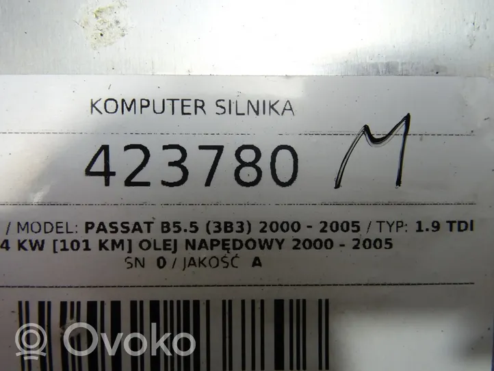 Volkswagen PASSAT B5.5 Motora vadības bloka ECU 0281010666