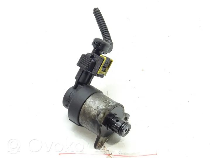 Opel Zafira C Fuel pressure regulator 