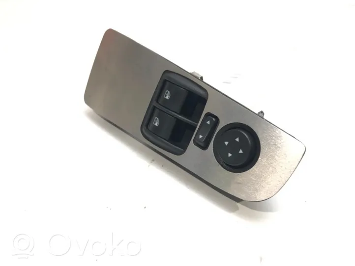 Fiat Grande Punto Electric window control switch 