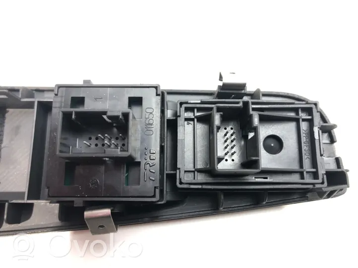 Fiat Grande Punto Electric window control switch 