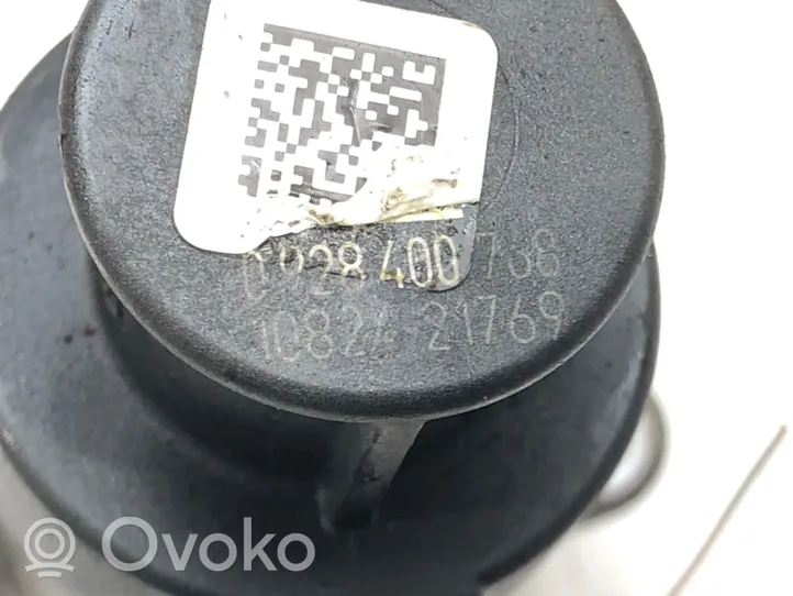 Volkswagen PASSAT B7 Fuel pressure regulator 0928400768