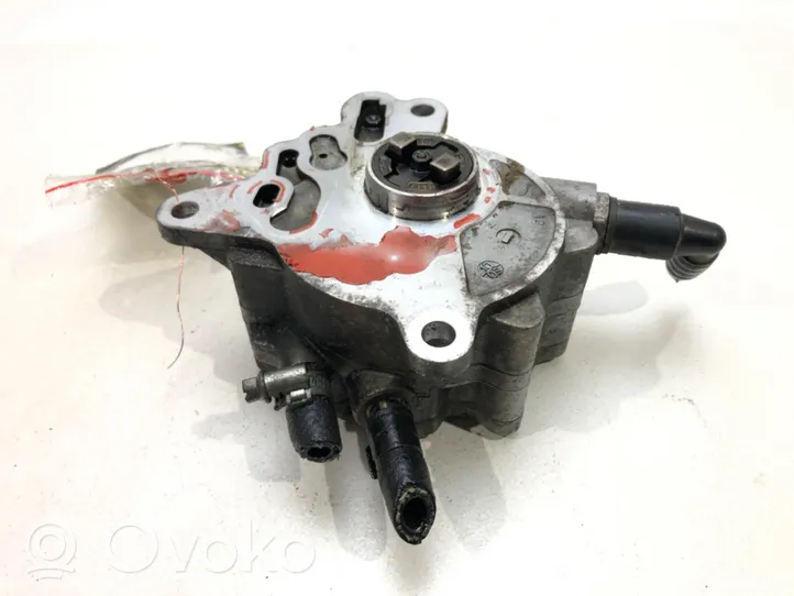 Volkswagen Golf V Vacuum pump 03G145209