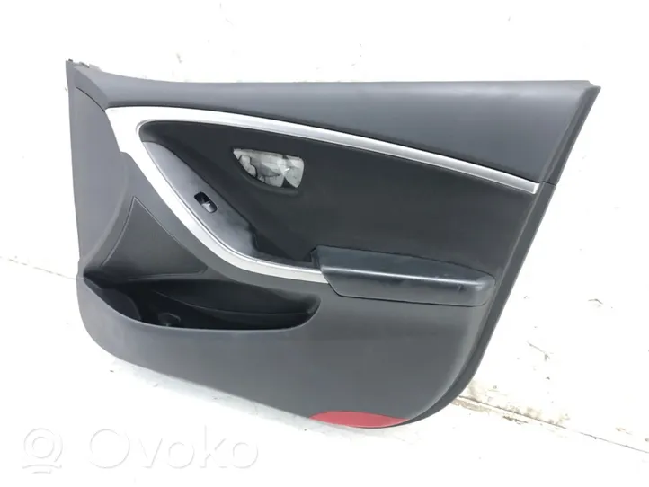 Hyundai i30 Apmušimas priekinių durų (obšifke) 
