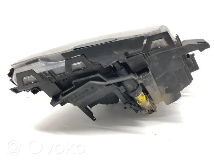 BMW 3 E46 Lampa przednia 6902745