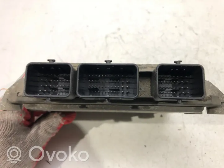 Citroen C3 Komputer / Sterownik ECU silnika 5WS40068B-T