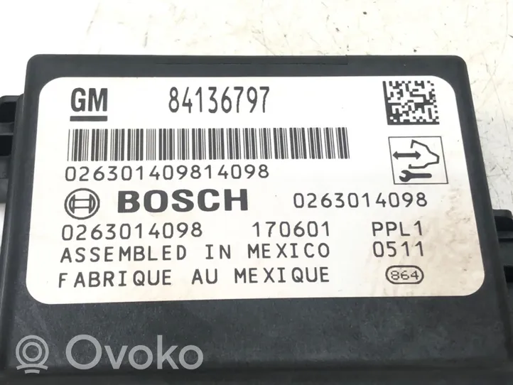 Opel Astra J Unité de commande, module PDC aide au stationnement 84136797