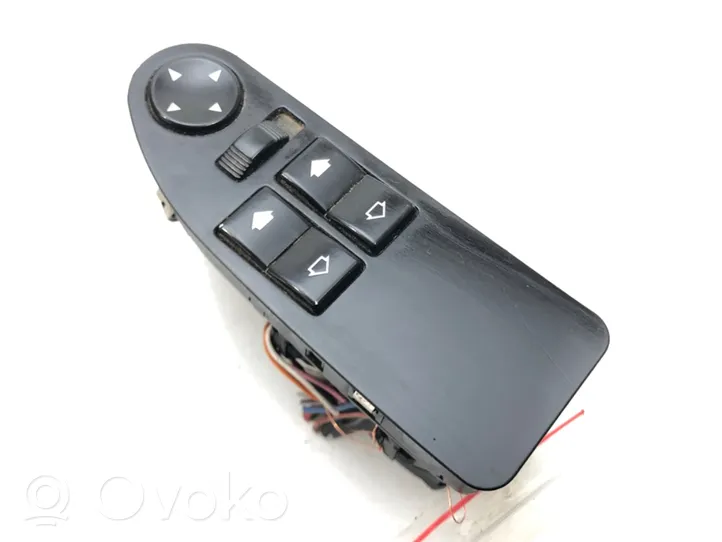 BMW 5 E39 Interruttore di controllo dell’alzacristalli elettrico 8368967