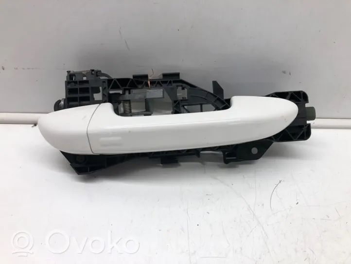 Volkswagen PASSAT CC Front door exterior handle 