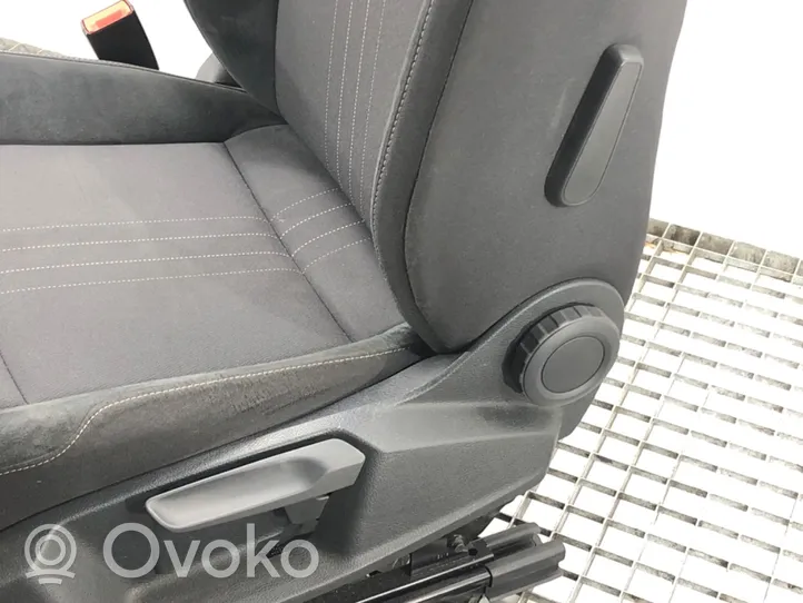 Volkswagen Golf VII Front driver seat 