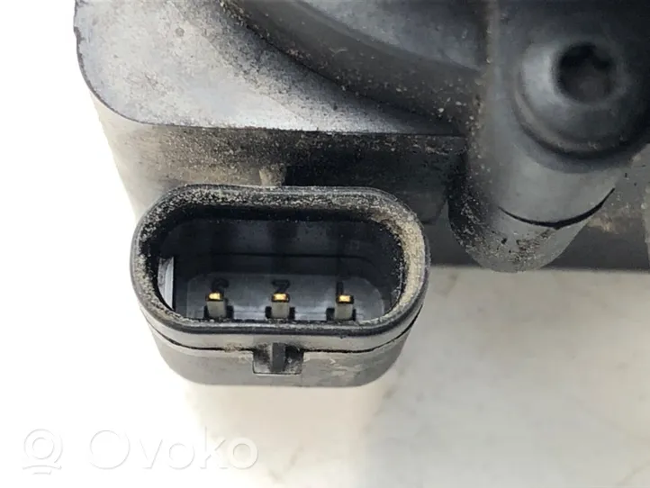 Volkswagen Golf VI Oil filter mounting bracket 