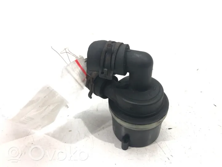 Volkswagen Golf VI Supporto di montaggio del filtro dell’olio 5N0965561A