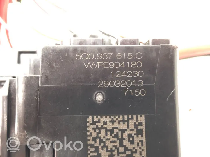 Skoda Octavia Mk3 (5E) Skrzynka bezpieczników / Komplet 5Q0937615C
