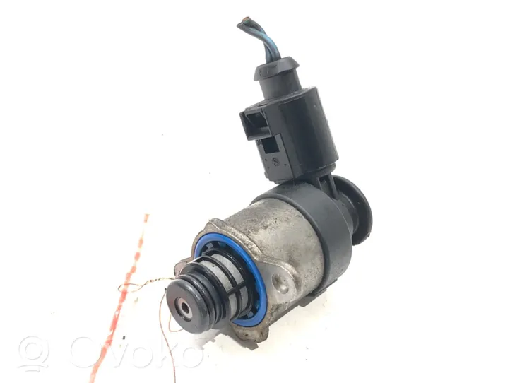 Volkswagen Golf VI Fuel pressure regulator 0928400768