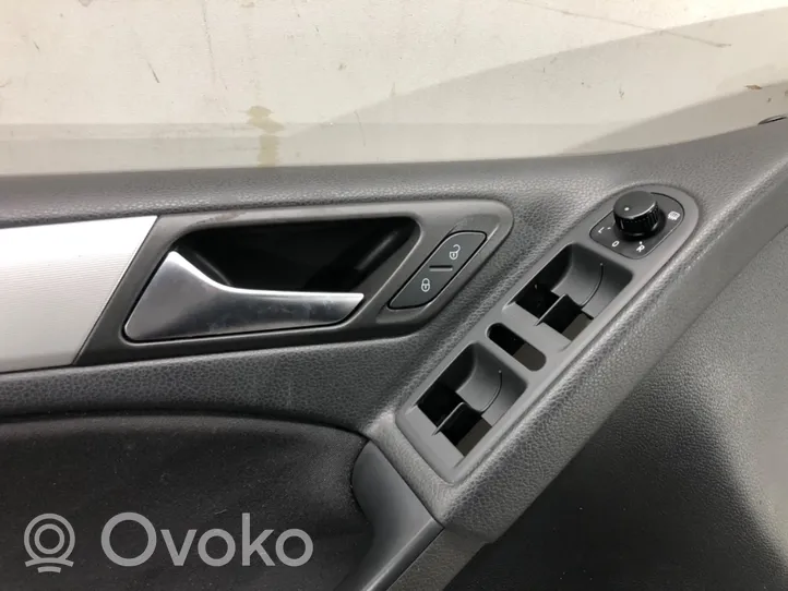 Volkswagen Golf VI Etuoven verhoilu 