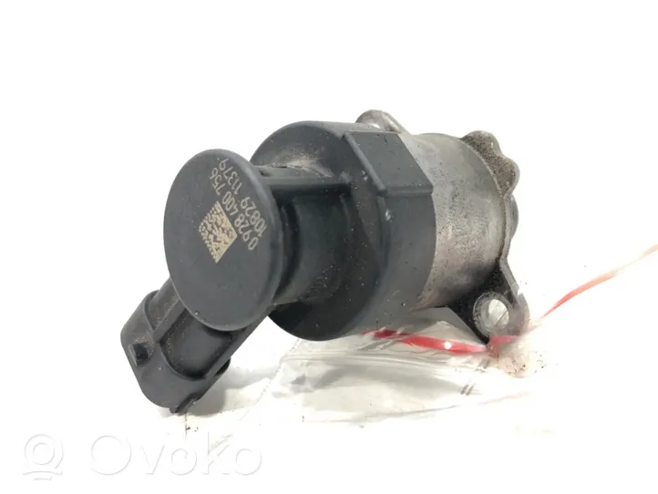 Jaguar XJ X351 Fuel pressure regulator 0928400756