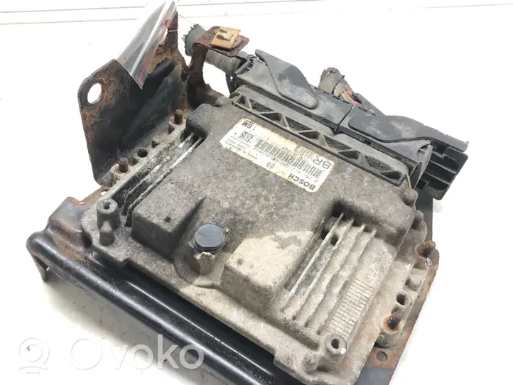 Opel Zafira B Motorsteuergerät ECU 