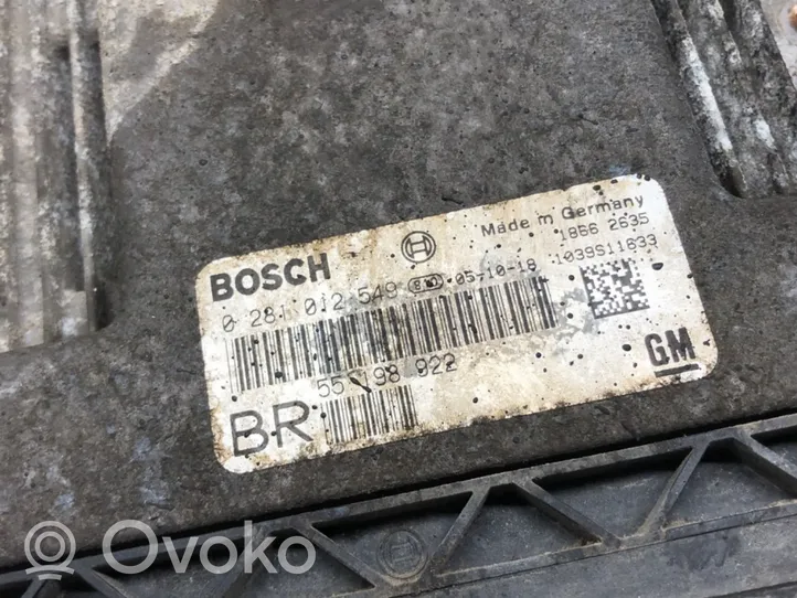 Opel Zafira B Motora vadības bloka ECU 