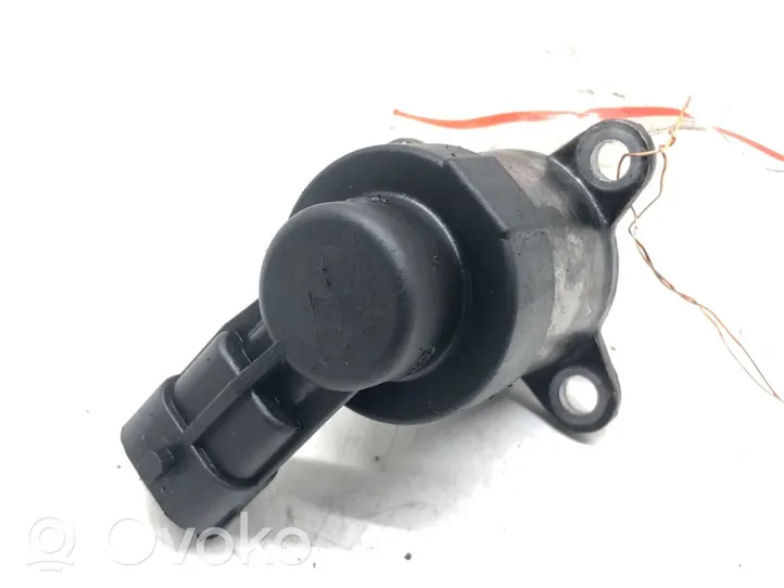 Saab 9-3 Ver2 Regulator ciśnienia paliwa 0928400680