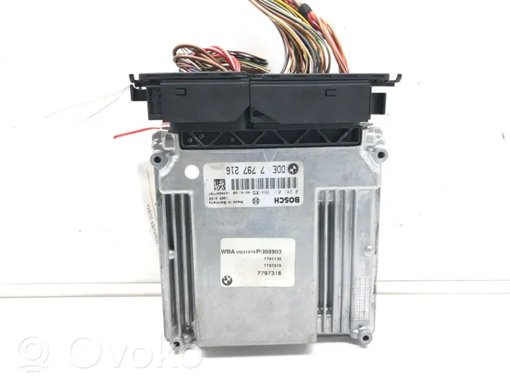 Audi A5 8T 8F Unité de commande, module ECU de moteur 7797216