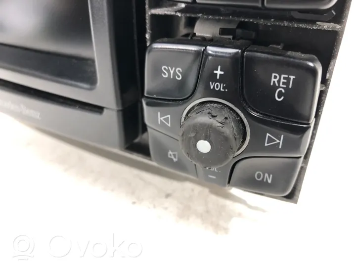 Mercedes-Benz S W220 Radio/CD/DVD/GPS-pääyksikkö A2208203789