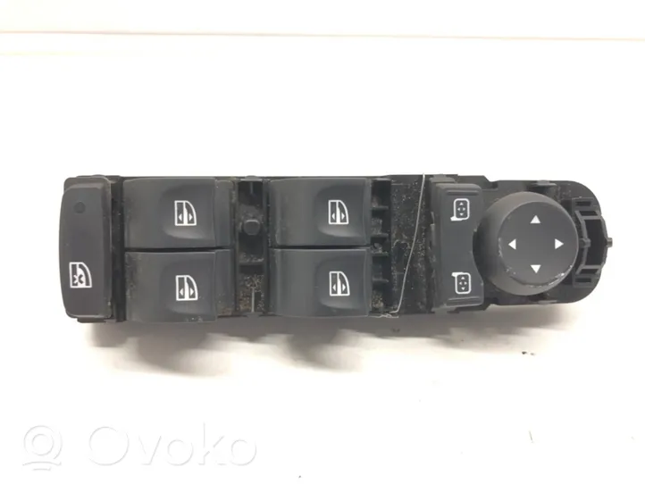 Renault Fluence Electric window control switch 