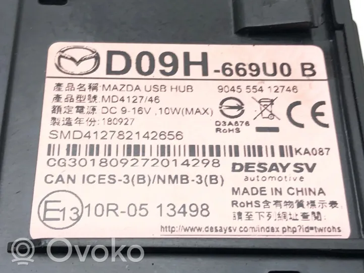 Mazda 2 Gniazdo / Złącze USB D09H-669U0B