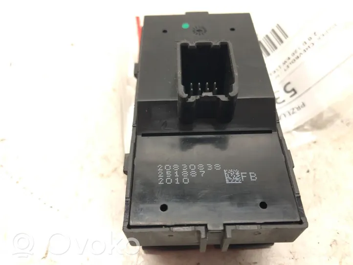 Chevrolet Orlando Electric window control switch 20830838