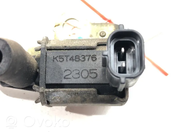 Subaru Impreza II Regulator ciśnienia paliwa K5T48376