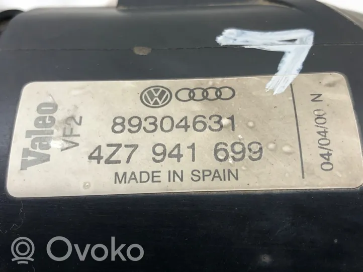 Audi A6 Allroad C5 Miglas lukturis priekšā 4Z7941699